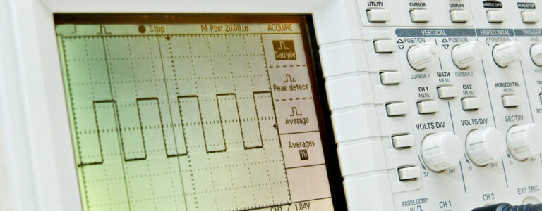A digital oscilloscope displaying a square wave